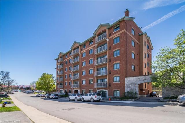 407 - 2 Bay St, House attached with 2 bedrooms, 2 bathrooms and 1 parking in Kingston ON | Image 48