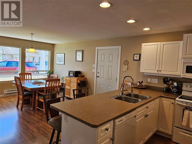 601 - 9th Street Unit# 6, House attached with 2 bedrooms, 2 bathrooms and 1 parking in Keremeos BC | Image 5