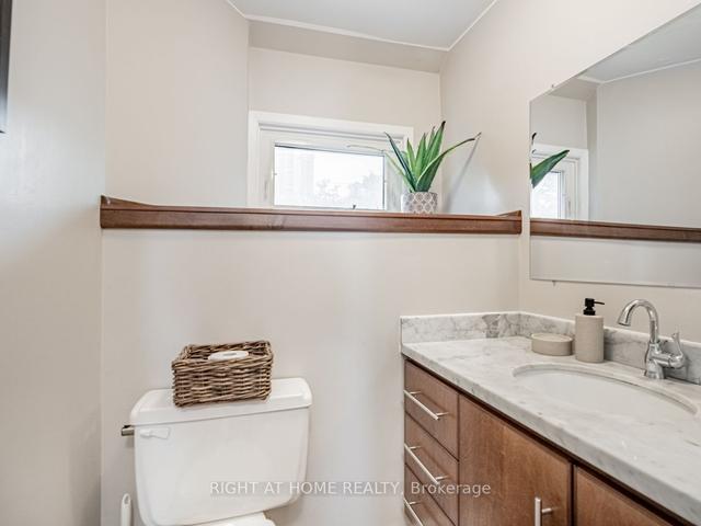 257 Ontario St, House attached with 3 bedrooms, 2 bathrooms and 2 parking in Toronto ON | Image 11