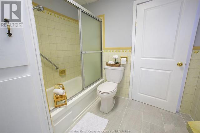 859 Wellington, House detached with 2 bedrooms, 1 bathrooms and null parking in Windsor ON | Image 19