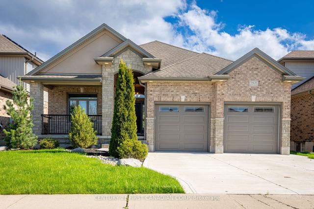 968 Medway Park Dr, House detached with 2 bedrooms, 3 bathrooms and 6 parking in London ON | Image 1