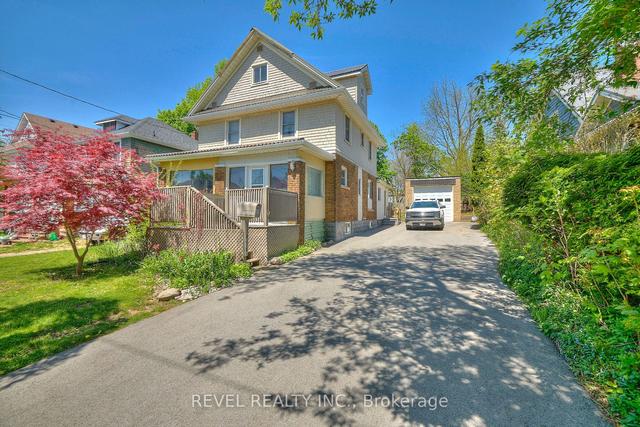 5929 Delaware St, House detached with 6 bedrooms, 3 bathrooms and 9 parking in Niagara Falls ON | Image 1