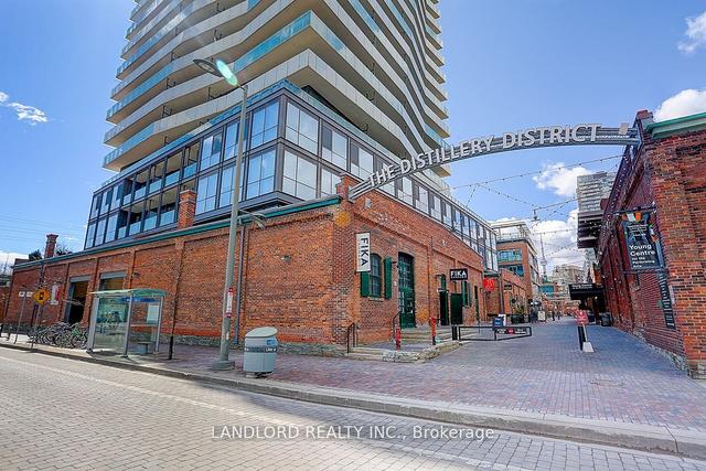 1206 - 70 Distillery Lane, Condo with 2 bedrooms, 2 bathrooms and 1 parking in Toronto ON | Image 32