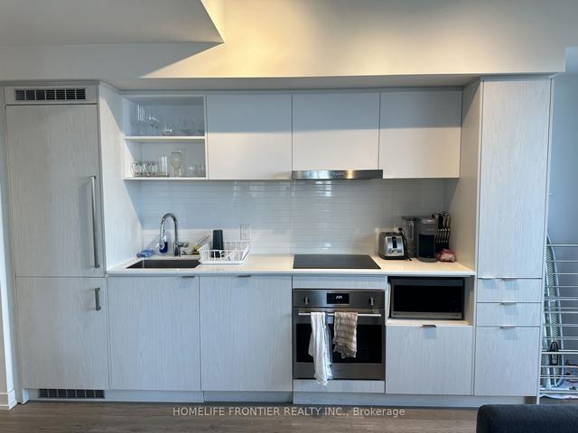 1605 - 55 Cooper St, Condo with 2 bedrooms, 2 bathrooms and 0 parking in Toronto ON | Image 16