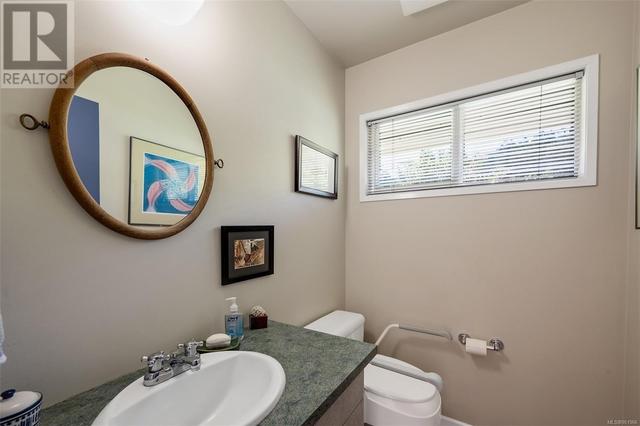 4050 Lockehaven Dr E, House detached with 4 bedrooms, 4 bathrooms and 6 parking in Saanich BC | Image 44