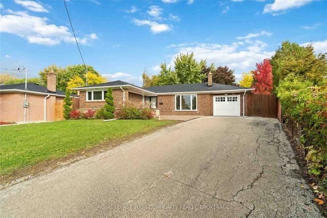 24 Roseglen Cres, House detached with 3 bedrooms, 2 bathrooms and 6 parking in Toronto ON | Image 30