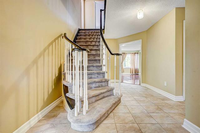 2 Maxwell Ct, House detached with 4 bedrooms, 5 bathrooms and 4 parking in Vaughan ON | Image 9