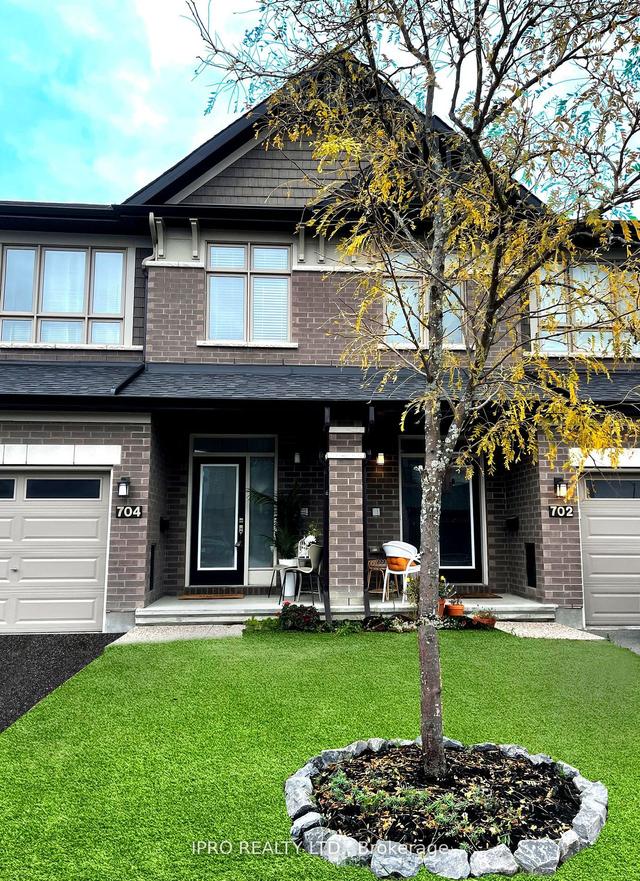 704 Octave Grv, House attached with 3 bedrooms, 3 bathrooms and 2 parking in Ottawa ON | Image 1