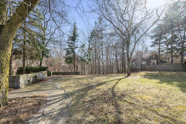 6 Doris Dr, House detached with 4 bedrooms, 5 bathrooms and 3.5 parking in Toronto ON | Image 32
