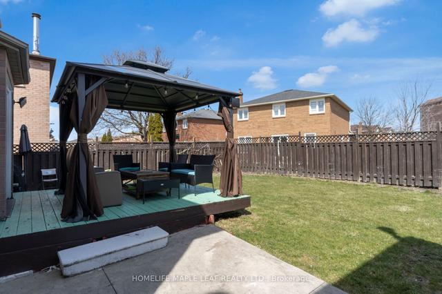 26 Forrester Dr, House detached with 3 bedrooms, 4 bathrooms and 6 parking in Brampton ON | Image 21
