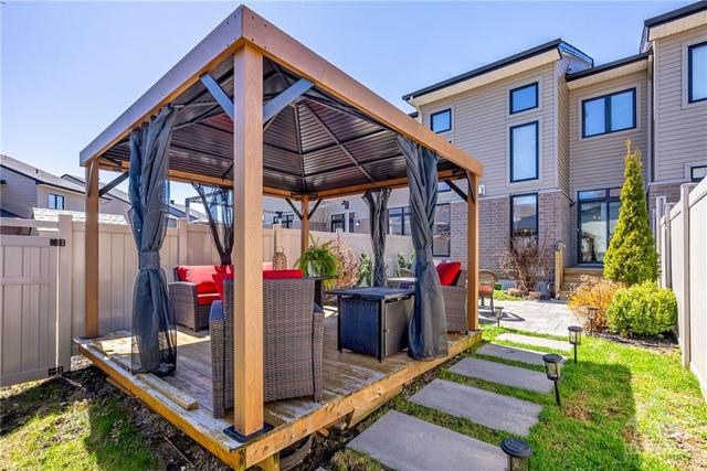 230 Southbridge St, Townhouse with 2 bedrooms, 3 bathrooms and 2 parking in Ottawa ON | Image 26