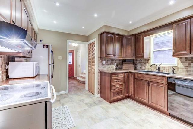 77 Yardley Ave, House detached with 3 bedrooms, 2 bathrooms and 3 parking in Toronto ON | Image 19