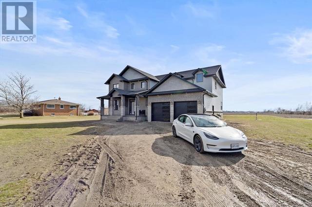 240 Road 7 E, House detached with 5 bedrooms, 3 bathrooms and null parking in Kingsville ON | Image 2