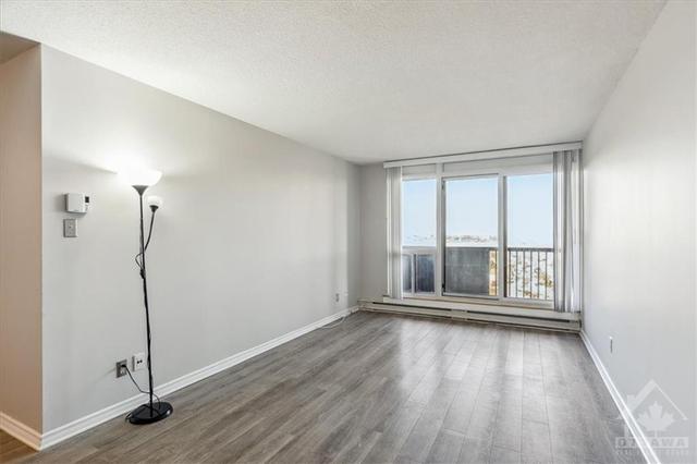 2001 - 900 Dynes Road, Condo with 3 bedrooms, 1 bathrooms and 1 parking in Ottawa ON | Image 12