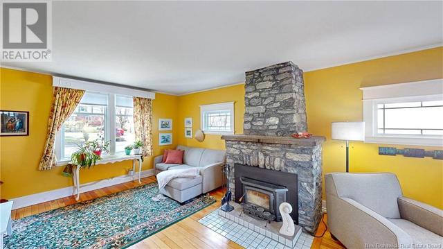 1 Mount Pleasant Crt, House detached with 4 bedrooms, 2 bathrooms and null parking in Saint John NB | Image 6