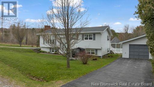 1 Robbin Crt, House detached with 4 bedrooms, 2 bathrooms and null parking in Grand Bay Westfield NB | Image 3
