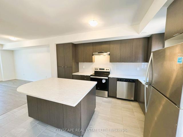 805 - 1525 Kingston Rd, Townhouse with 3 bedrooms, 3 bathrooms and 1 parking in Pickering ON | Image 2