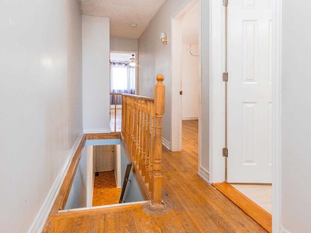 1532 Dufferin St, House semidetached with 3 bedrooms, 2 bathrooms and 0 parking in Toronto ON | Image 5