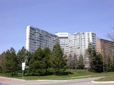 09 - 3050 Ellesmere Rd, Condo with 3 bedrooms, 2 bathrooms and null parking in Toronto ON | Image 1