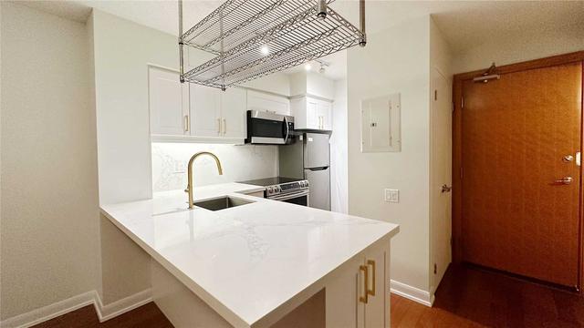 1809 - 33 Sheppard Ave E, Condo with 0 bedrooms, 1 bathrooms and 0 parking in Toronto ON | Image 4