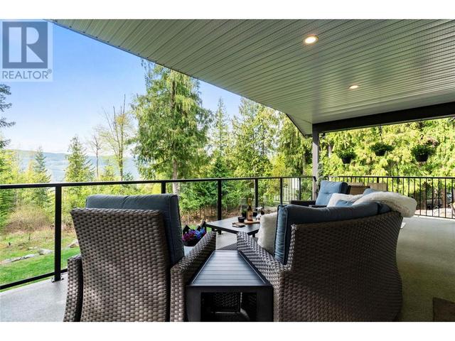 7430 Stampede Trail, House detached with 3 bedrooms, 2 bathrooms and 4 parking in Columbia Shuswap F BC | Image 25