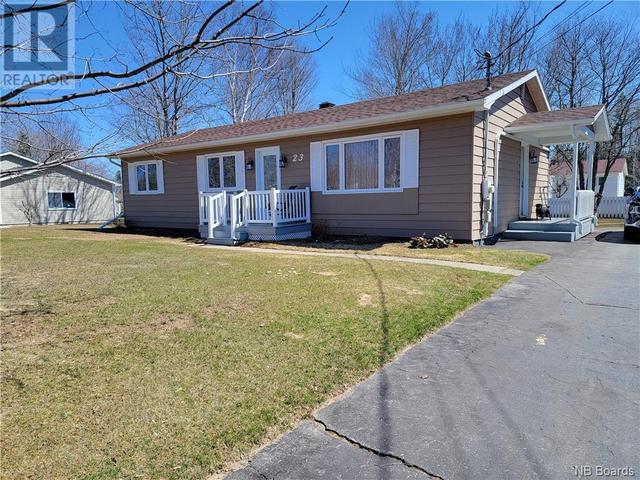 23 Pine Rd, House detached with 4 bedrooms, 2 bathrooms and null parking in Bathurst NB | Image 1