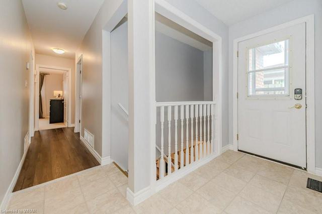 11 Eliot Pl, House semidetached with 5 bedrooms, 2 bathrooms and 4 parking in Guelph ON | Image 8
