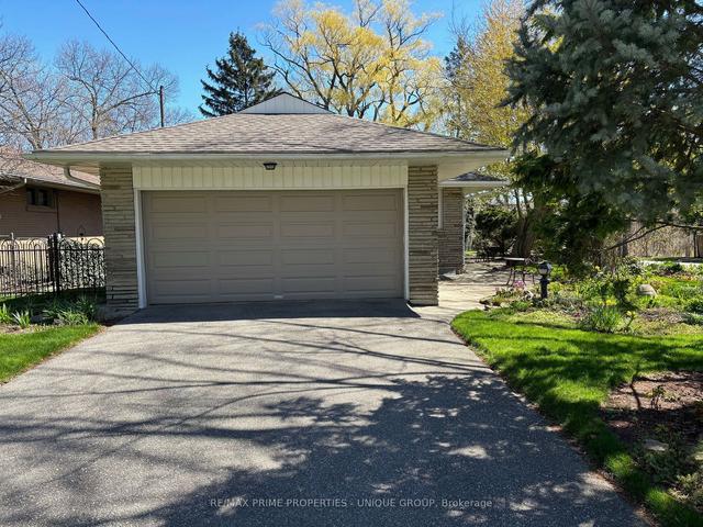 100 Glenaden Ave E, House detached with 3 bedrooms, 2 bathrooms and 4 parking in Toronto ON | Image 9