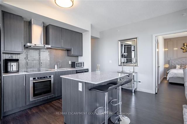 2009 - 2087 Fairview St, Condo with 2 bedrooms, 2 bathrooms and 1 parking in Burlington ON | Image 4