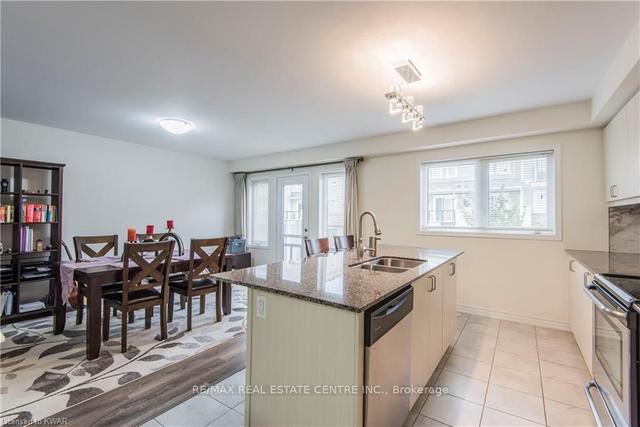 554 Goldenrod Ln, Townhouse with 3 bedrooms, 3 bathrooms and 2 parking in Kitchener ON | Image 3