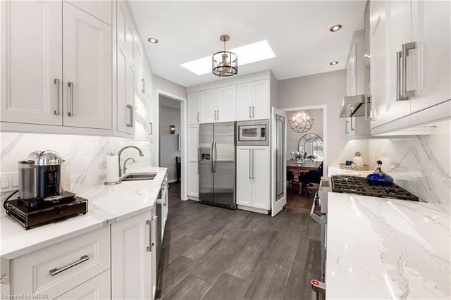 22 Timber Ridge Crt, House detached with 4 bedrooms, 3 bathrooms and 7 parking in Kitchener ON | Image 8