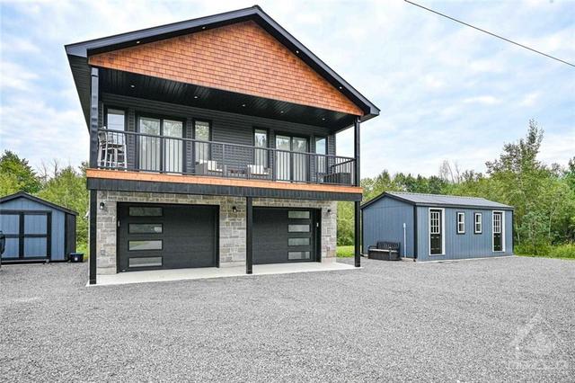 12087 Land O Nod Road, House detached with 2 bedrooms, 3 bathrooms and 8 parking in Merrickville Wolford ON | Image 3