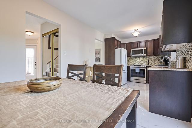 89 Barnes Dr, House detached with 3 bedrooms, 3 bathrooms and 3 parking in Ajax ON | Image 6