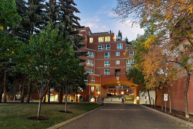 1801 - 400 Eau Claire Ave Sw, Condo with 3 bedrooms, 3 bathrooms and 3 parking in Calgary AB | Image 24