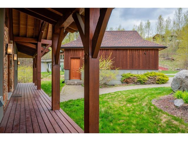 817 White Tail Drive, House detached with 4 bedrooms, 4 bathrooms and null parking in Rossland BC | Image 6