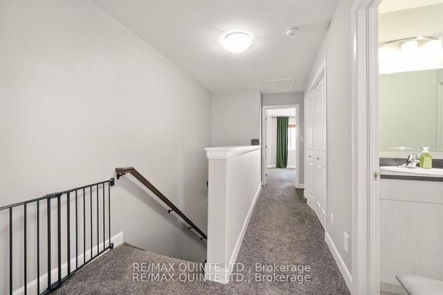 27 Dewal Pl, House attached with 2 bedrooms, 4 bathrooms and 3 parking in Belleville ON | Image 11