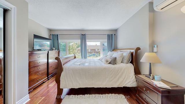 121 Frankdale Ave, House detached with 3 bedrooms, 2 bathrooms and 2 parking in Toronto ON | Image 3