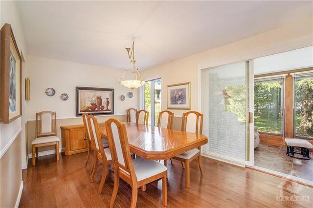 21 Torrey Pines Crt, Townhouse with 2 bedrooms, 2 bathrooms and 1 parking in Ottawa ON | Image 9