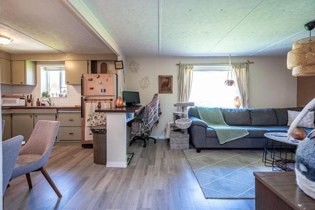 235 B Avenue, House detached with 2 bedrooms, 2 bathrooms and null parking in Central Kootenay D BC | Image 14