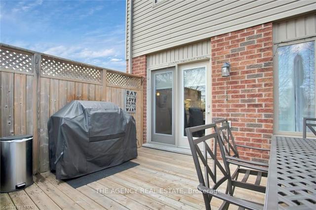 1061 Eagletrace Dr, Townhouse with 3 bedrooms, 3 bathrooms and 4 parking in London ON | Image 30