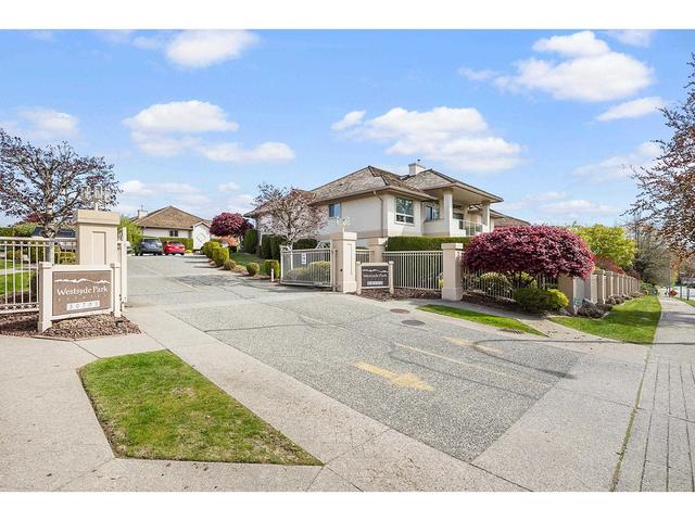 31 - 30703 Blueridge Dr, House attached with 3 bedrooms, 3 bathrooms and 2 parking in Abbotsford BC | Image 3