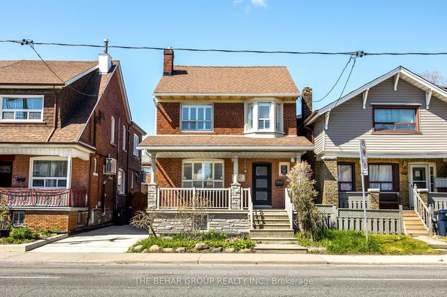1840 Dufferin St, House detached with 3 bedrooms, 2 bathrooms and 2 parking in Toronto ON | Image 1