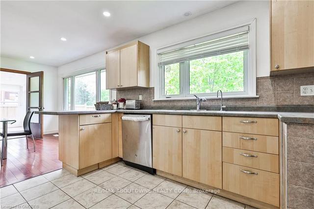 425 Plains Rd W, House detached with 3 bedrooms, 2 bathrooms and 11 parking in Burlington ON | Image 8