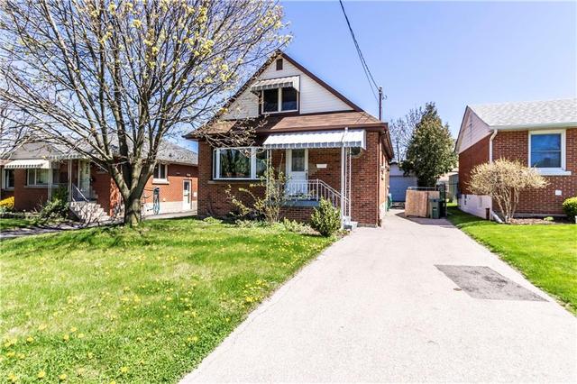317 East 15th St, House detached with 5 bedrooms, 3 bathrooms and 4 parking in Hamilton ON | Image 3