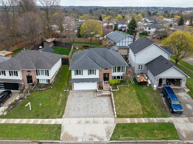 301 Scott Rd, House detached with 3 bedrooms, 2 bathrooms and 5 parking in Cambridge ON | Image 12