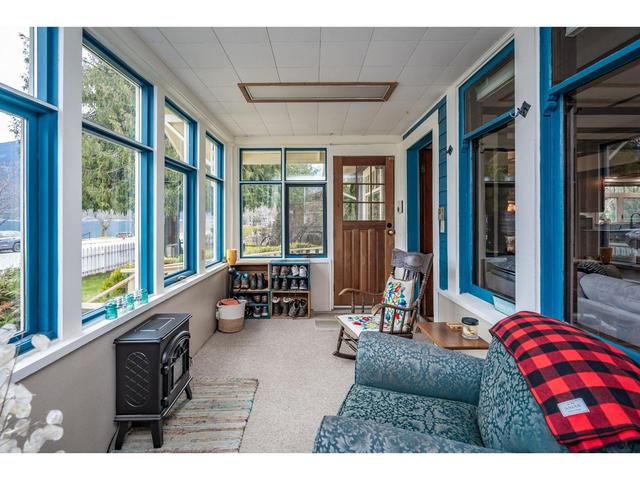 311 Front St, House detached with 3 bedrooms, 2 bathrooms and 4 parking in Kaslo BC | Image 9