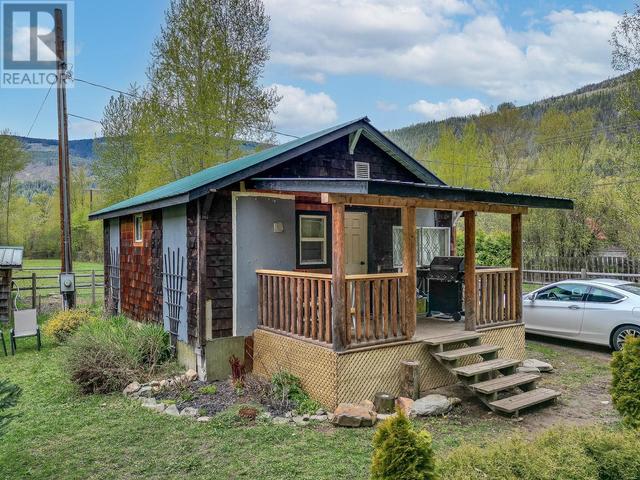 2370 Trans Canada Highway, House detached with 2 bedrooms, 1 bathrooms and 20 parking in Columbia Shuswap E BC | Image 42