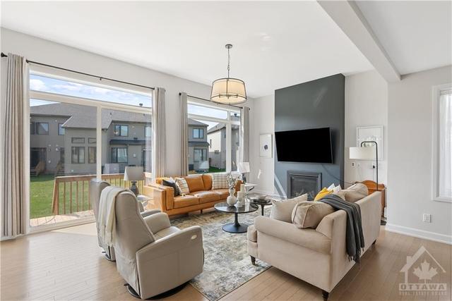 52 Viceroy Mews, House detached with 5 bedrooms, 4 bathrooms and 4 parking in Ottawa ON | Image 15
