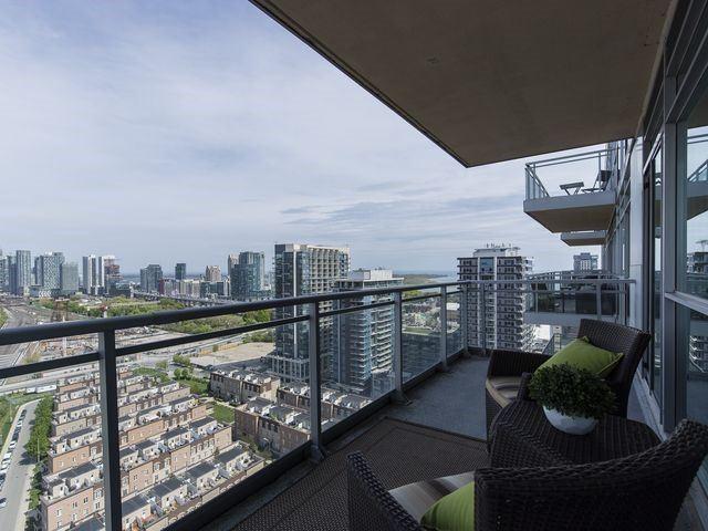 Lph6 - 80 Western Battery Rd, Condo with 2 bedrooms, 2 bathrooms and 1 parking in Toronto ON | Image 5