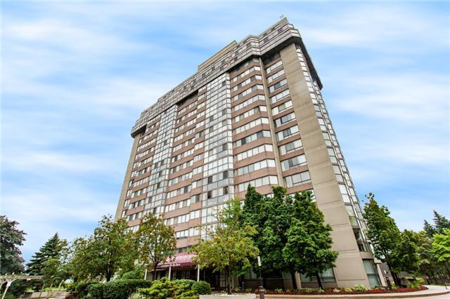 LPH-07 - 880 Dundas St W, Condo with 3 bedrooms, 2 bathrooms and 2 parking in Mississauga ON | Image 1